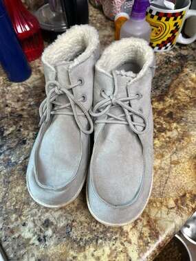 SO Ivyy Women's Faux-Fur Lined Suede Chukka Boots in Grey